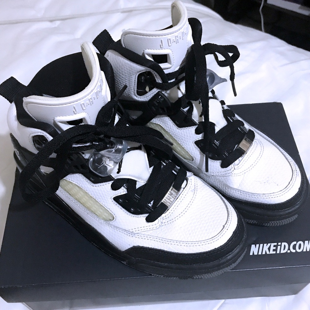 Nike ID Jordan’s Size US7 Women’s Black and White